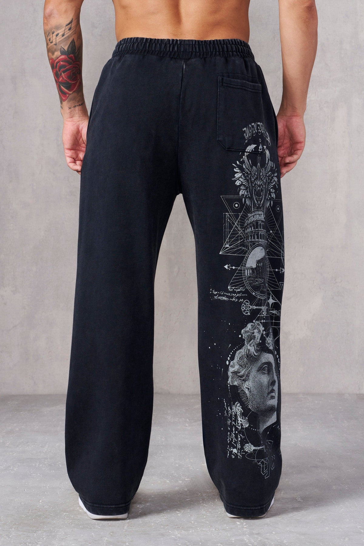 2139 - JOGGER
RENACENTISTA NEGRO